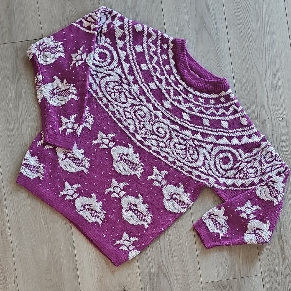 Vintage Lady Foot Locker Purple‎ Novelty Knit Crewneck Sweater, Small